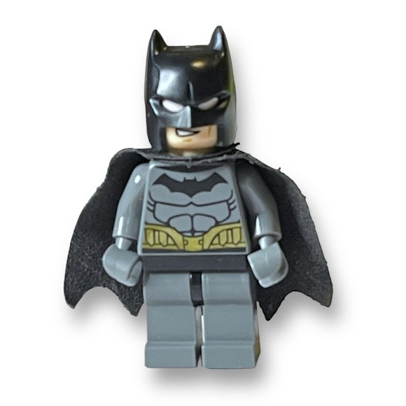 LEGO Minifigure Batman Jokerland Gray Suit Collectible - Picture 2 of 8
